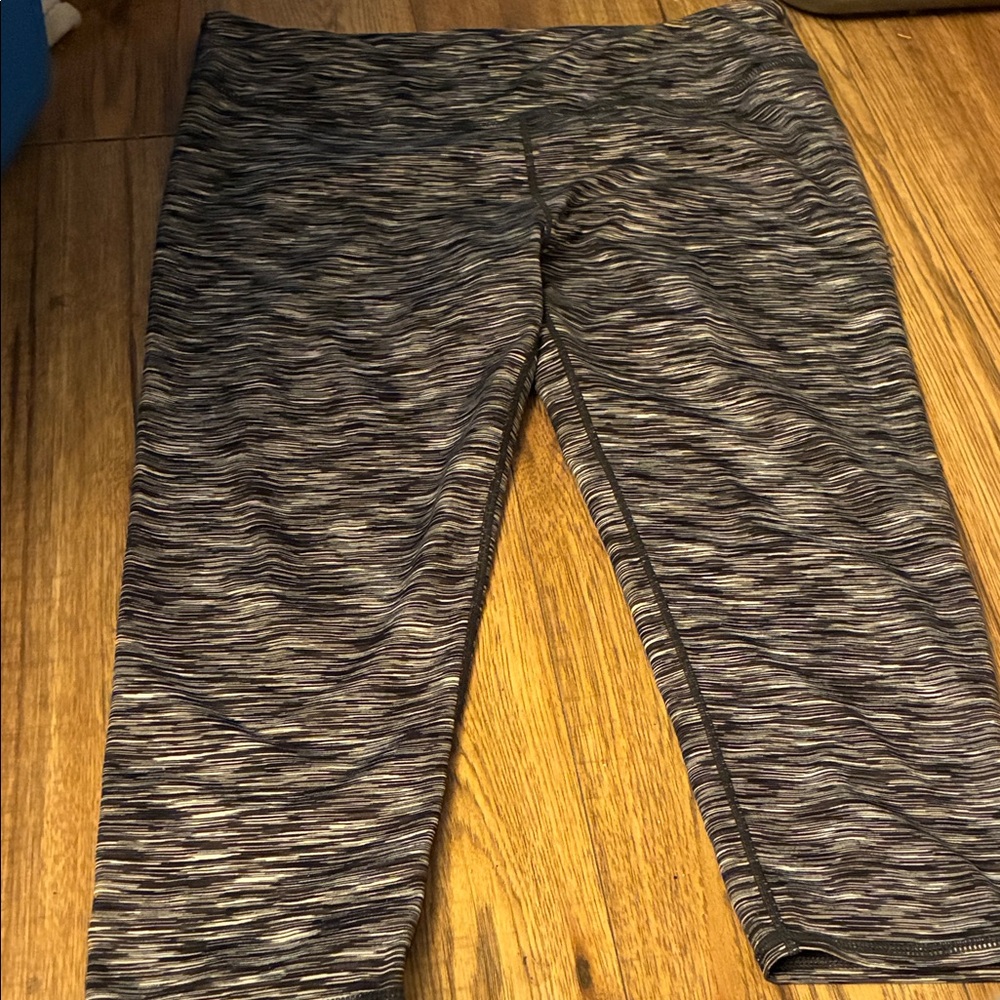 Women's Heathered Gray Capris